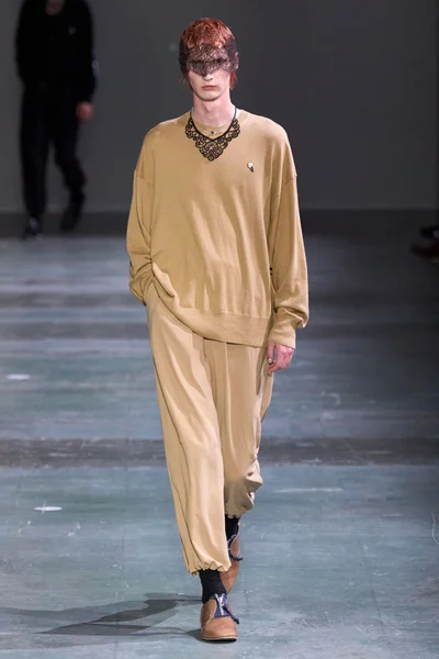 Look 7